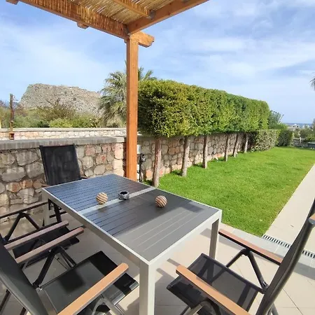 With Private Pool Just 3 Minutes From The Beach * Haraki
