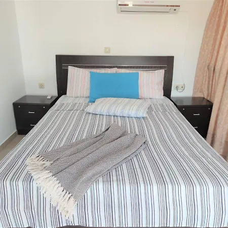 Apartment With Private Pool Just 3 Minutes From The Beach Haraki