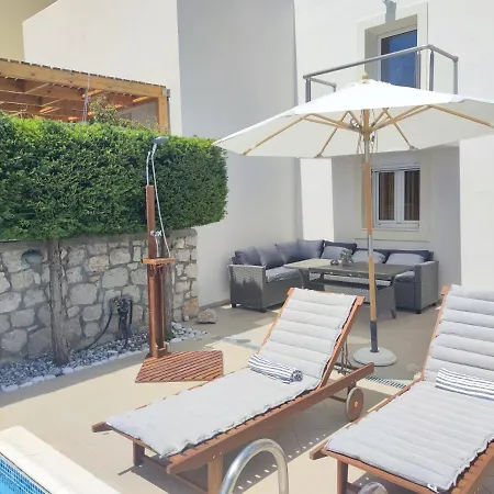 With Private Pool Just 3 Minutes From The Beach * Хараки