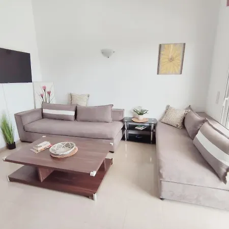 With Private Pool Just 3 Minutes From The Beach Хараки