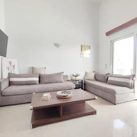 With Private Pool Just 3 Minutes From The Beach Апартаменты Хараки