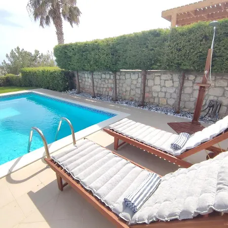 With Private Pool Just 3 Minutes From The Beach Apartman Haráki