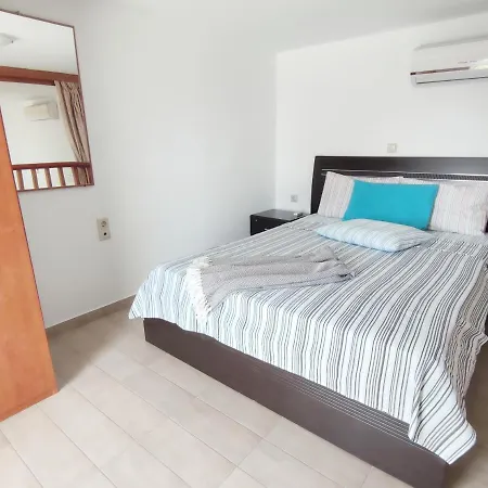 Apartman With Private Pool Just 3 Minutes From The Beach