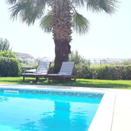 Apartman With Private Pool Just 3 Minutes From The Beach *