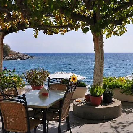 With Private Pool Just 3 Minutes From The Beach Apartman